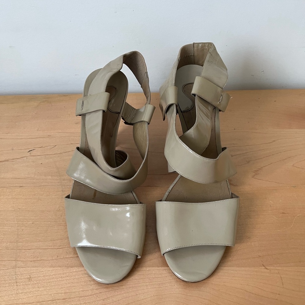 Chloé Leather Wedge Sandals - Size 9